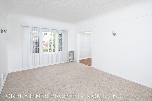 Building Photo - 304 W Ivy St