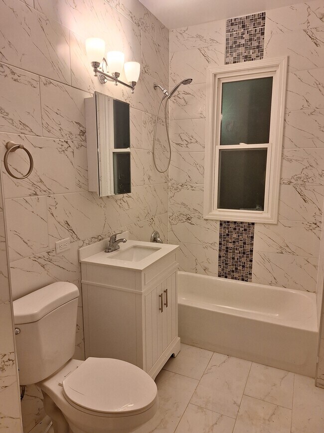 Building Photo - 13251 S Commercial Ave