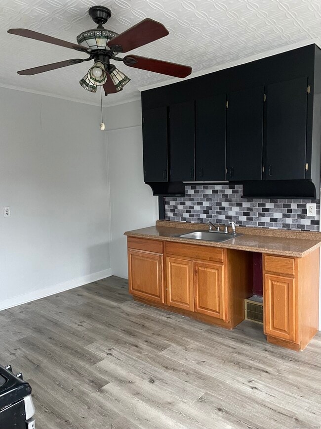 Foto del edificio - 38 Myrtle Ave