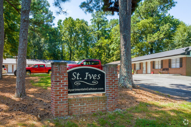 Building Photo - St Ives Apartments