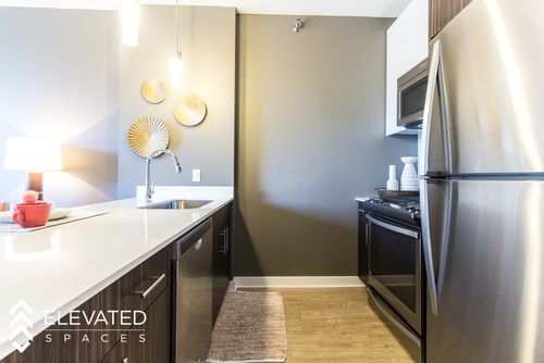 Foto principal - 80 E Lake St