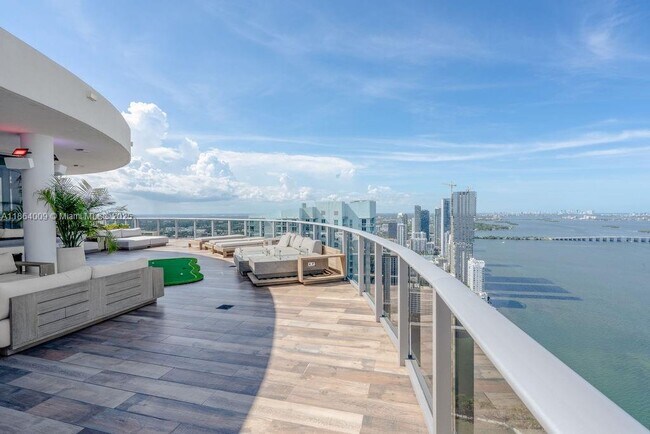 Foto del edificio - 488 NE 18th St