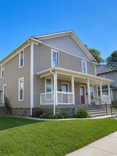 Building Photo - 3 bedroom Townhome