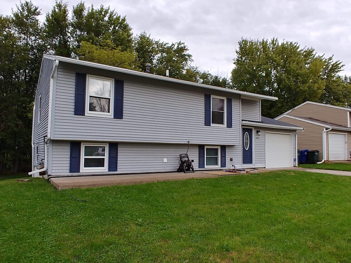 Primary Photo - 2646 W 56th St
