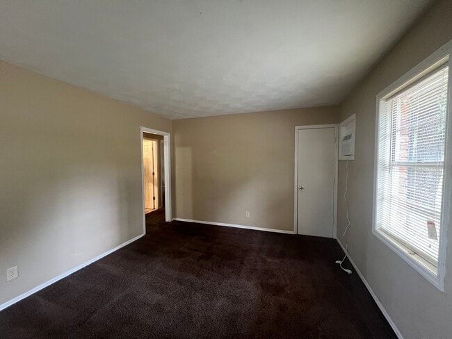 Foto del edificio - 2505 Rosebrier Ave