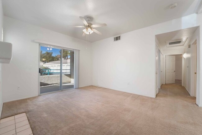 Foto del edificio - Charming First-Floor Home with Open Living and Private Patio