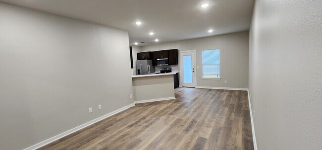 Sala/comedor - 10589 Brothers Ln