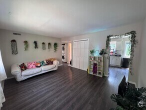 Building Photo - 1170 Bryden Rd
