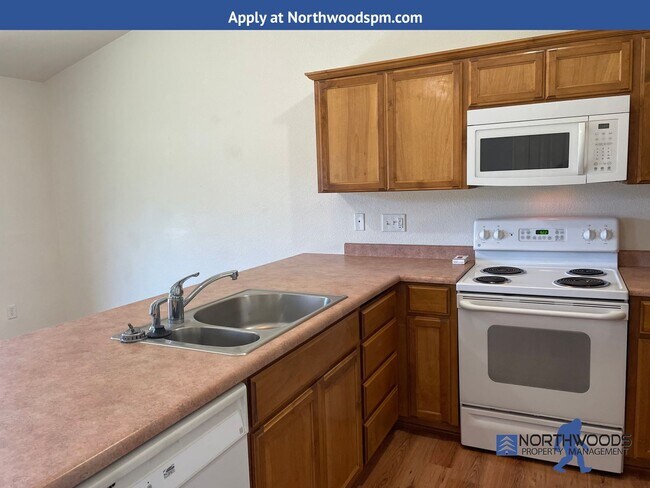 Foto del edificio - Great 3 Bedroom 2 Bath Duplex in Shady Cove