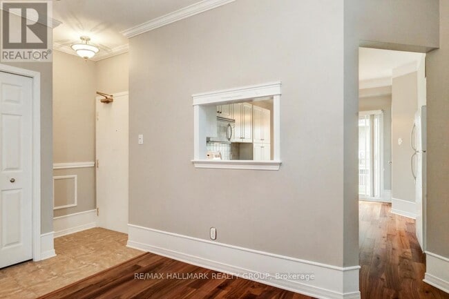 Building Photo - 50 Briargate Private