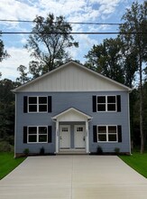 Building Photo - 120 Brookmeade Dr