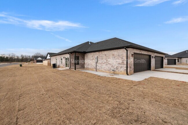 Foto del edificio - 8808 Bainbridge Ct