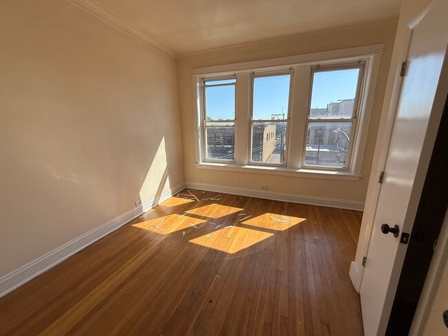 Building Photo - 6248 S Western Ave