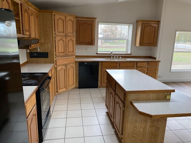 Photo - 2662 sf 3 bedroom home on one fully fenced...