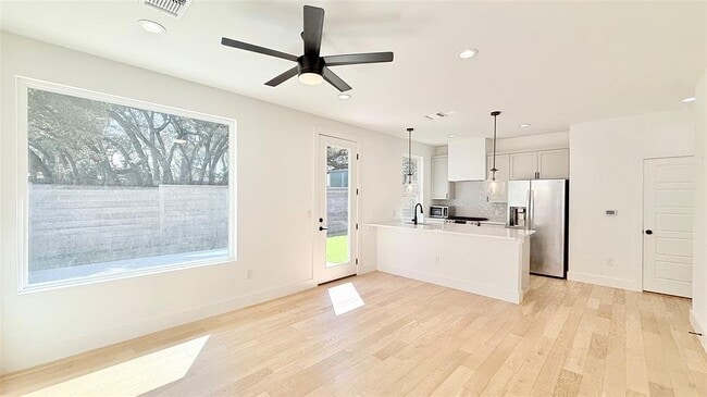 Foto del edificio - 3417 Elija St