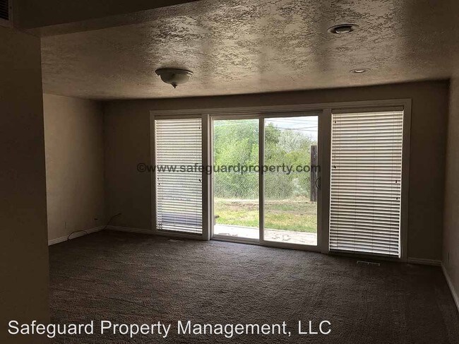 Foto del edificio - 3 br, 1 bath House - 736 East 9990 South