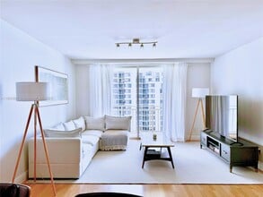 Building Photo - 770 Claughton Island Dr