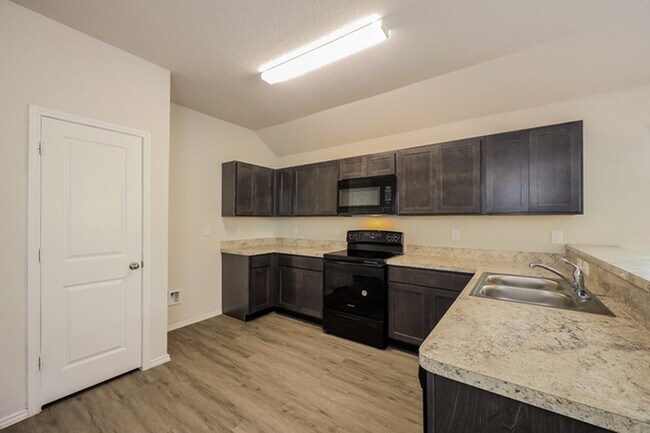 Foto del edificio - 9439 Dogwood Hill