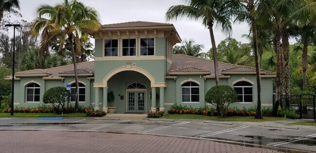 Foto del edificio - 350 Crestwood Cir