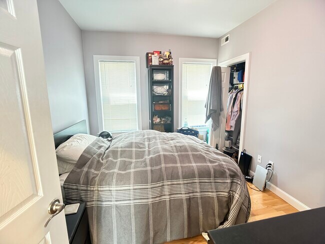Foto del edificio - 83 Newbury St