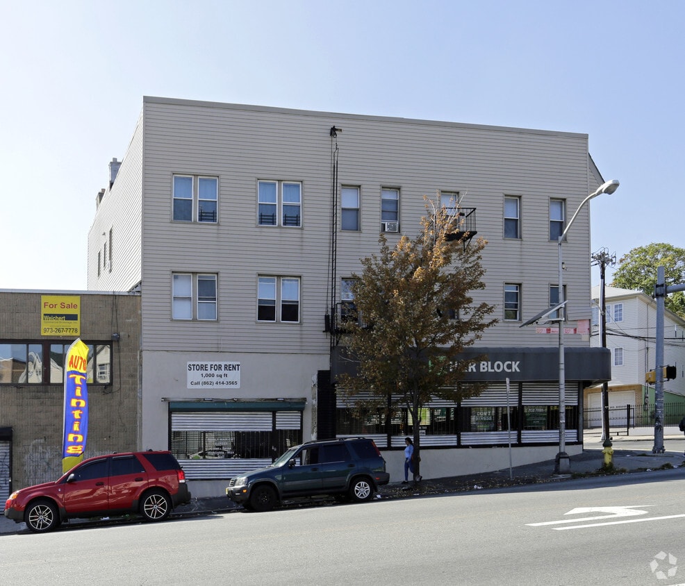 Building Photo - 140-142 Bloomfield Ave