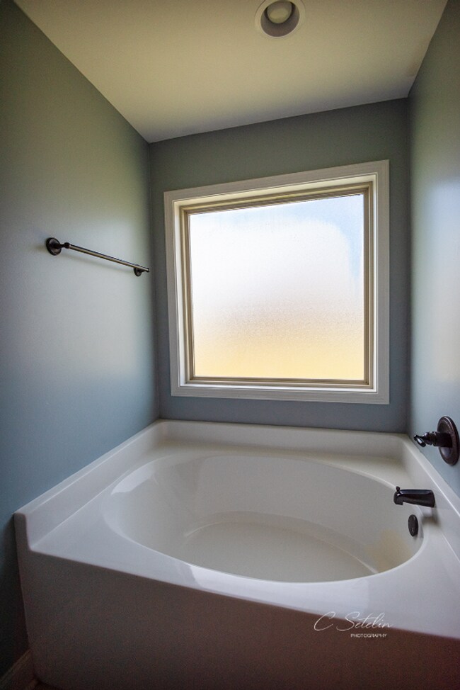 Foto del edificio - Gorgeous home available from June 10th!