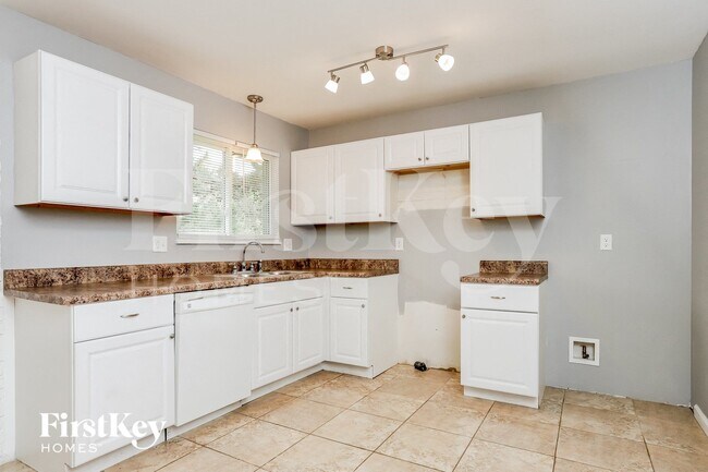 Building Photo - 706 Boca Chica Dr