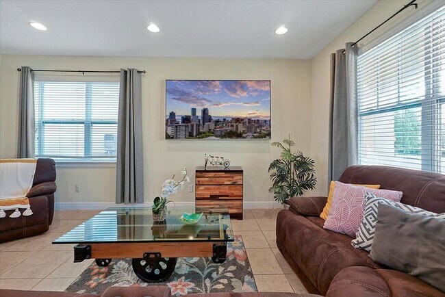 Building Photo - 261 Lasso Dr