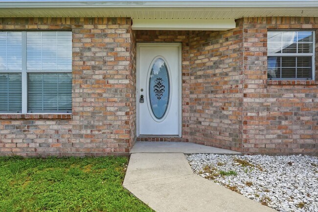 Foto del edificio - 3 Bedroom Brick Home in South Crestview!