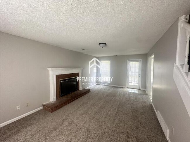 Foto del edificio - 3730 Beckman - Available Now!