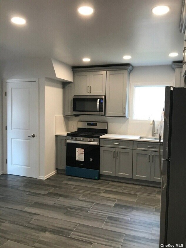 Foto principal - 81 Gibson Blvd