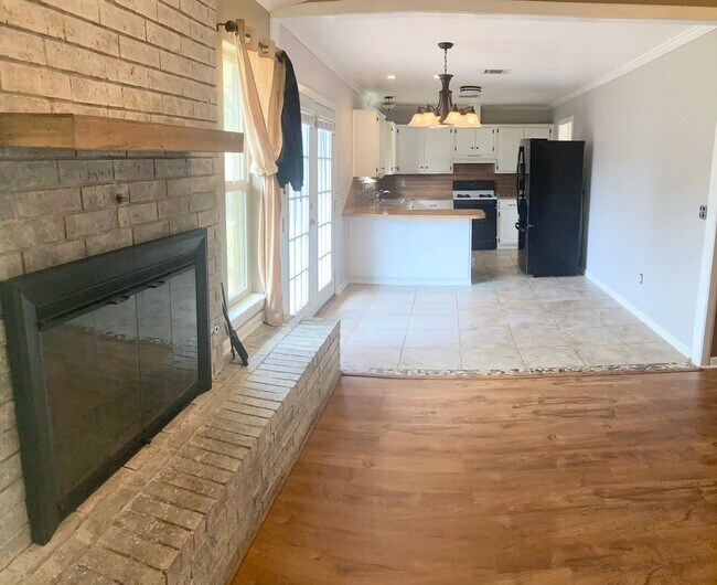 Building Photo - 1609 Apian Way