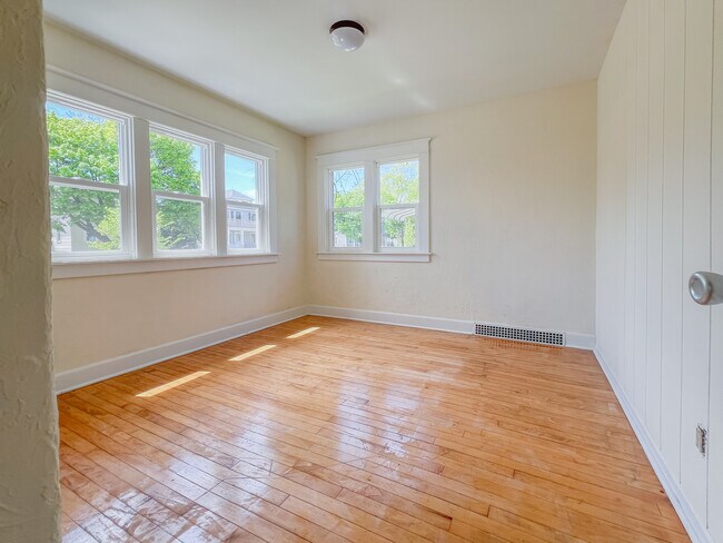 Foto del edificio - 1218 Bluff Ave