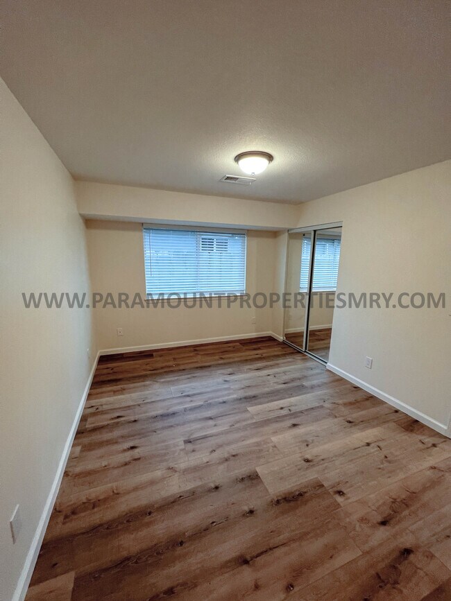 Foto del edificio - 1204 Hicks Dr