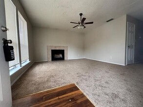 Building Photo - 8117 Foxfire Ln