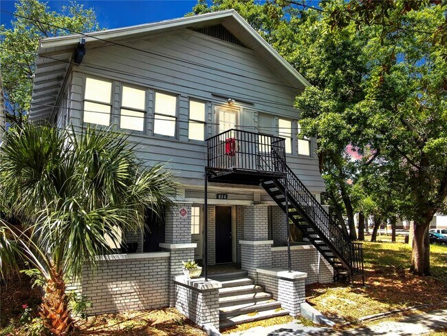 Foto del edificio - 626 Highland St N