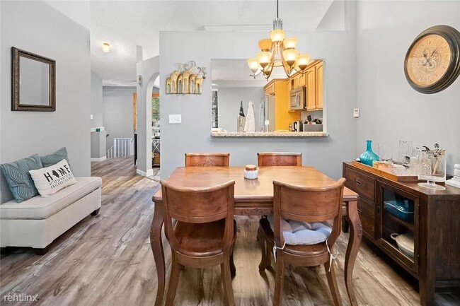 Building Photo - 3 br, 2 bath Condo - 9846 NW 1st Ct