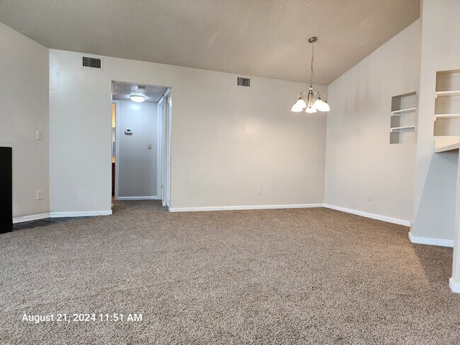 Building Photo - 1721 Rock Bridge Mews