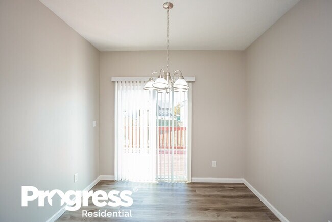 Foto del edificio - 5775 Weeping Willow Pl