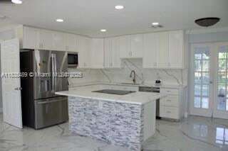 Building Photo - 3954 Coconut Cir N