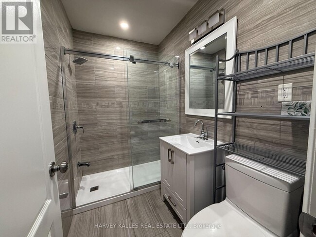 Building Photo - 1330 Highbury Ave N