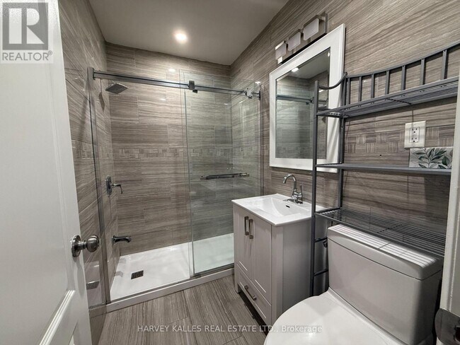 Photo du bâtiment - 1330 Highbury Ave N