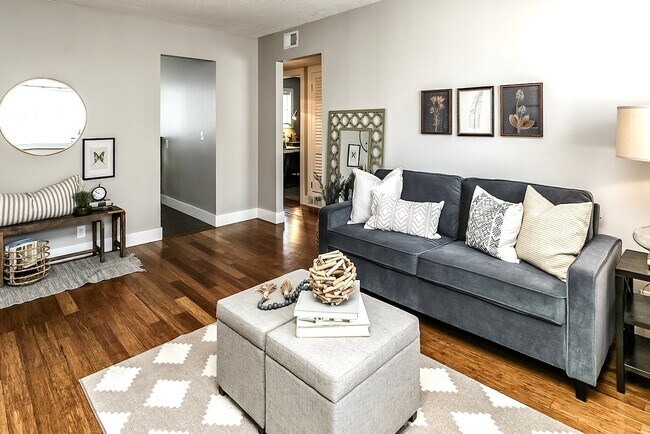 Building Photo - 3074 Mason Street, Unit 3
