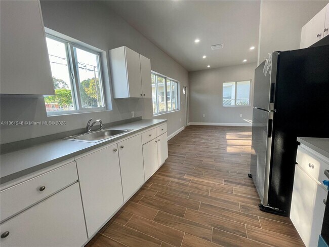 Foto del edificio - 4719 NW 15th Ct