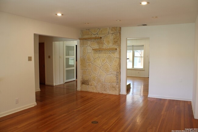 Building Photo - 140 Arvin Dr