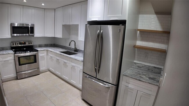 Foto del edificio - 9441 SW 76th St