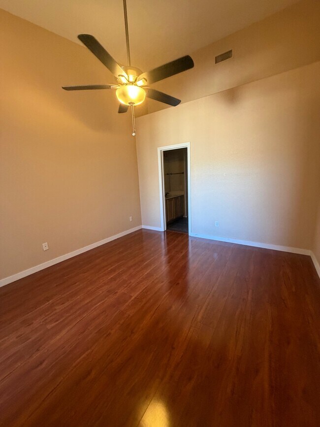 Building Photo - 2152 Jade Creek St