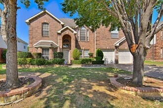 Building Photo - 1811 Fairfax Dr