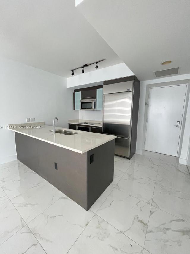 Building Photo - 500 Brickell Ave