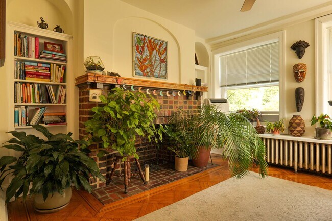 Building Photo - 533 Glen Echo Rd